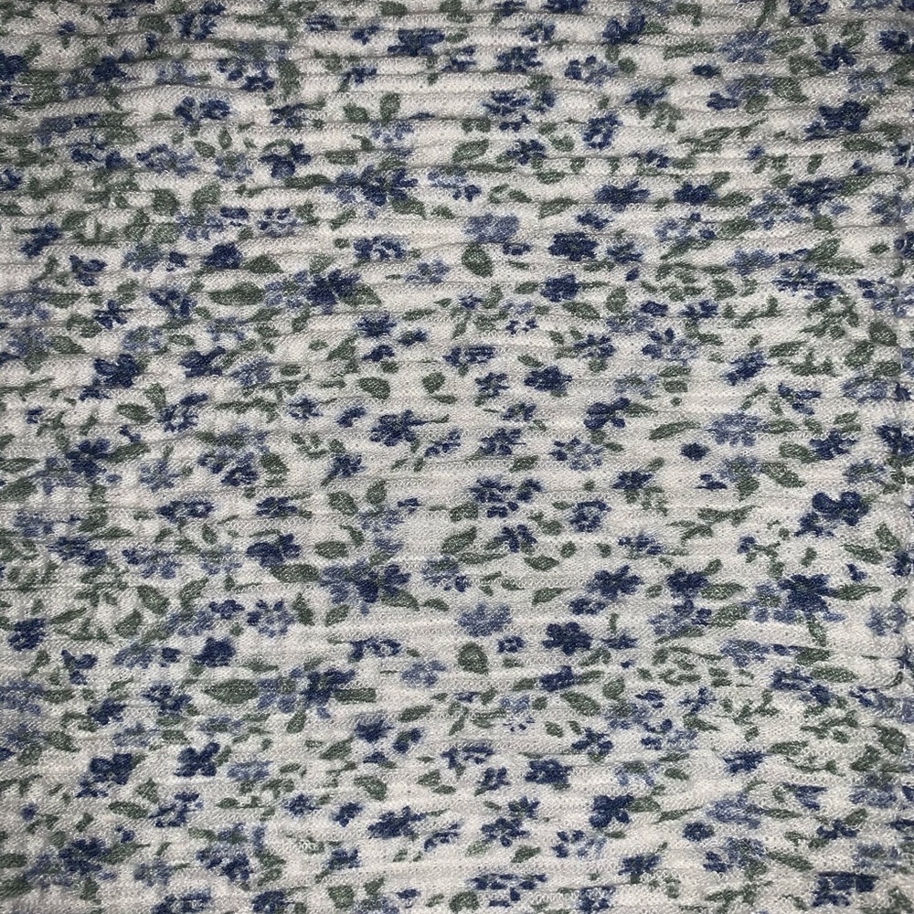 hollister top - Picture 3 of 3